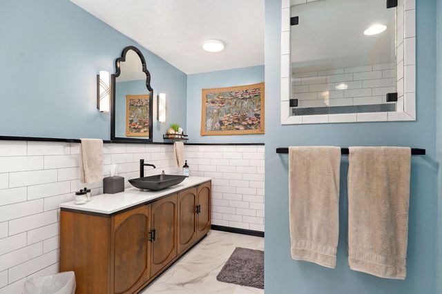 1100 E Robertson Street, Ozark, MO 65721