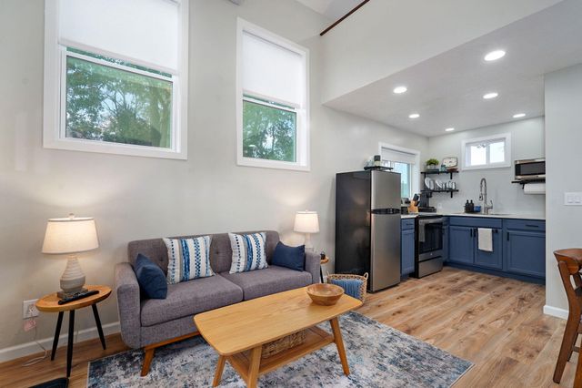 1100 E Robertson Street, Ozark, MO 65721