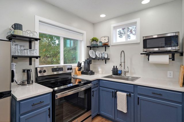 1100 E Robertson Street, Ozark, MO 65721