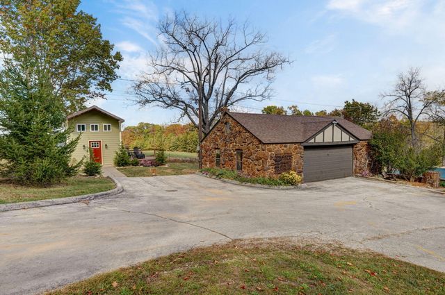 1100 E Robertson Street, Ozark, MO 65721