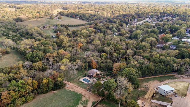 1100 E Robertson Street, Ozark, MO 65721