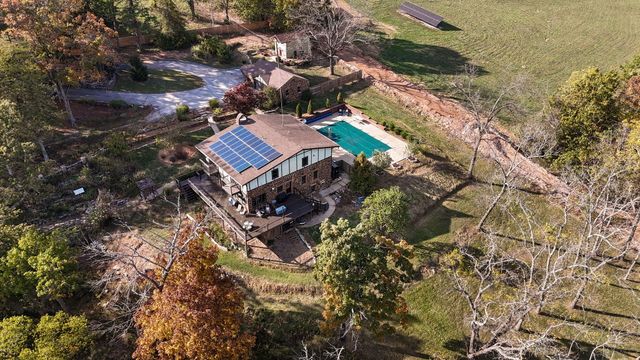 1100 E Robertson Street, Ozark, MO 65721