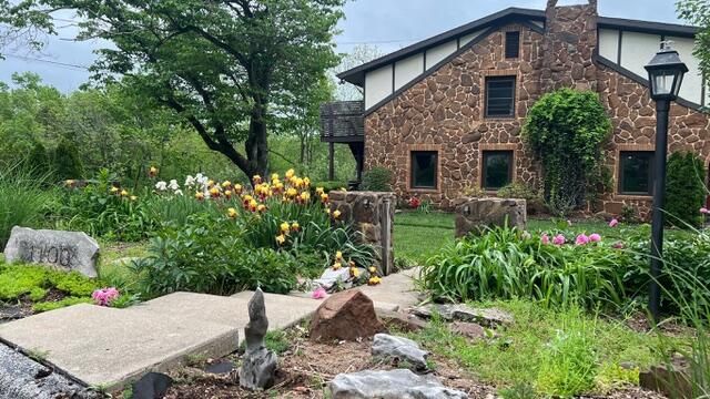 1100 E Robertson Street, Ozark, MO 65721