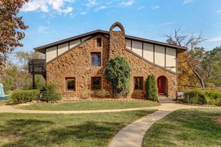 1100 E Robertson Street, Ozark, MO 65721