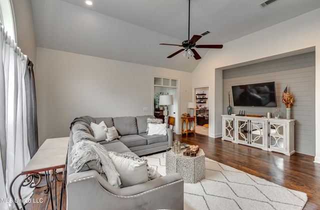 708 Oak Trail, Canton, MS 39046