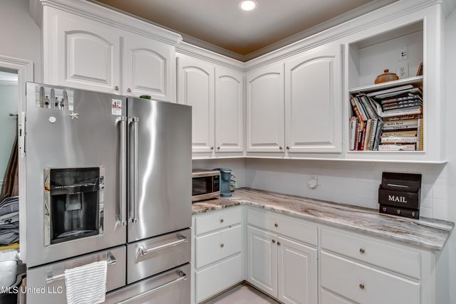 708 Oak Trail, Canton, MS 39046
