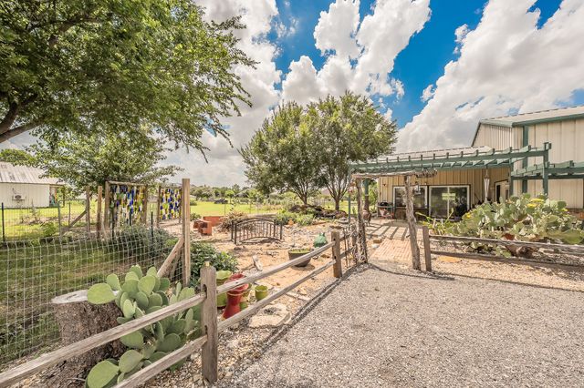 501 Country Lane, Haslet, TX 76052