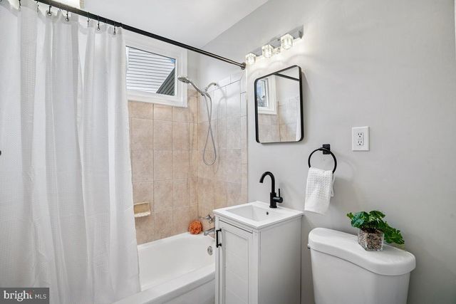 3921 LANTERN DR, Silver Spring, MD 20902