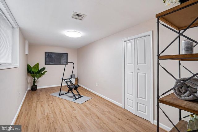 3921 LANTERN DR, Silver Spring, MD 20902