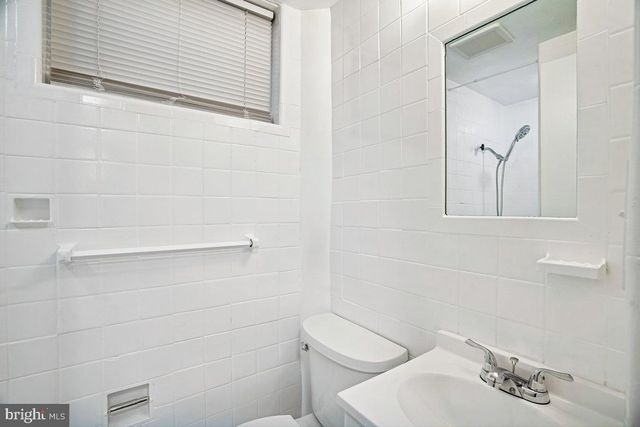 3921 LANTERN DR, Silver Spring, MD 20902