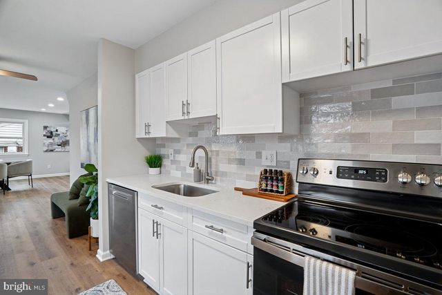 3921 LANTERN DR, Silver Spring, MD 20902