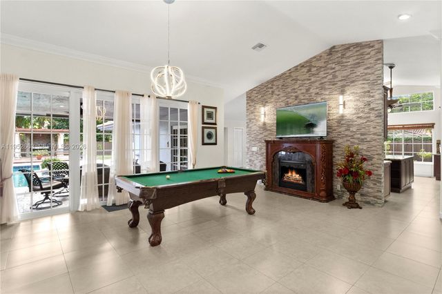 9290 NW 14th Ct, Coral Springs, FL 33071