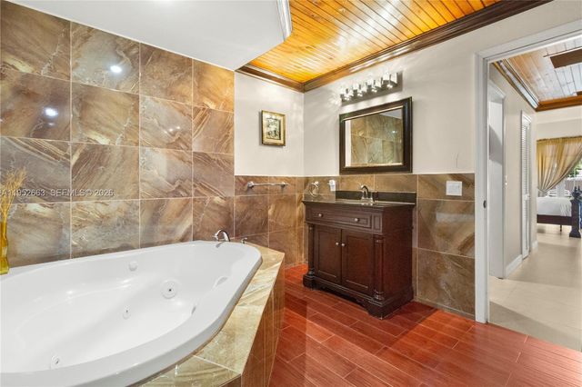 9290 NW 14th Ct, Coral Springs, FL 33071