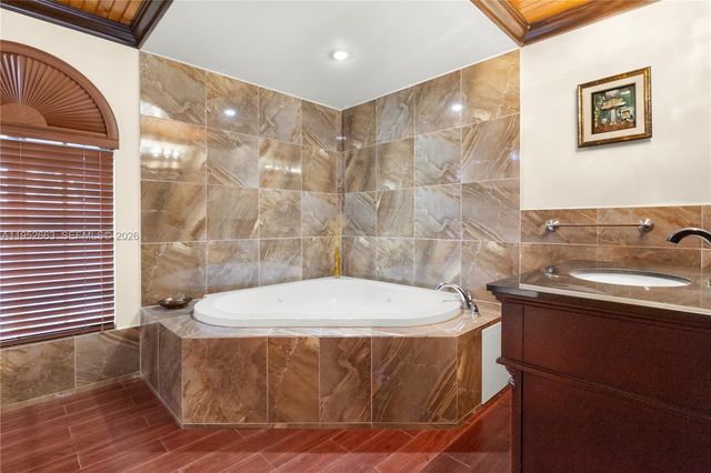 9290 NW 14th Ct, Coral Springs, FL 33071