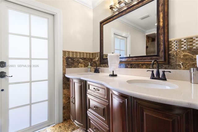 9290 NW 14th Ct, Coral Springs, FL 33071