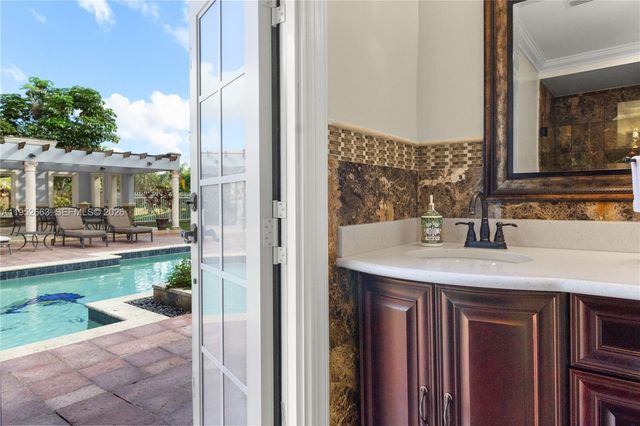 9290 NW 14th Ct, Coral Springs, FL 33071