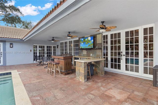 9290 NW 14th Ct, Coral Springs, FL 33071