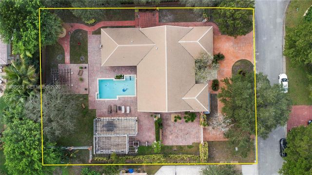 9290 NW 14th Ct, Coral Springs, FL 33071