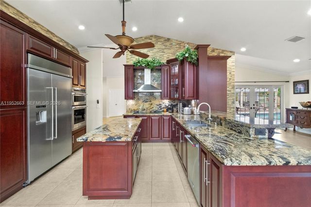 9290 NW 14th Ct, Coral Springs, FL 33071