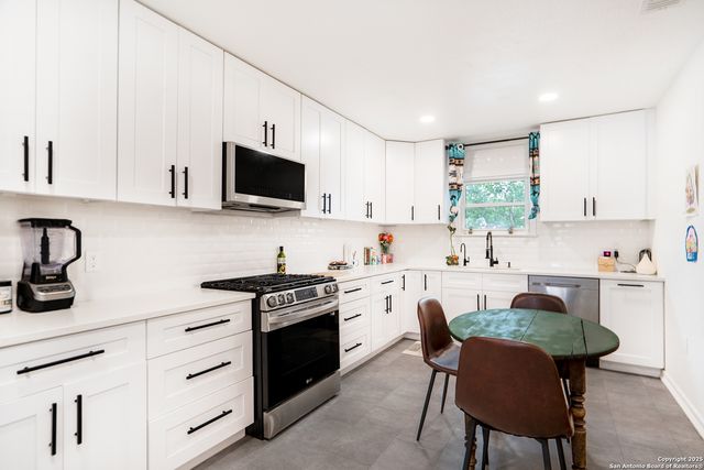 136 John Page, San Antonio, TX 78228