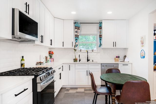 136 John Page, San Antonio, TX 78228