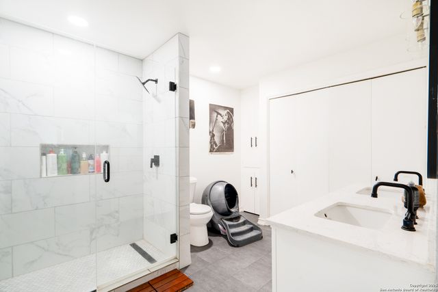 136 John Page, San Antonio, TX 78228