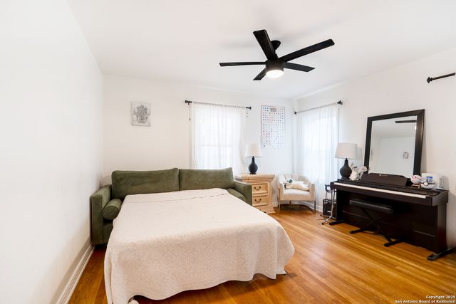 136 John Page, San Antonio, TX 78228