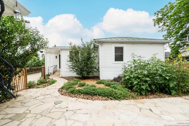 136 John Page, San Antonio, TX 78228