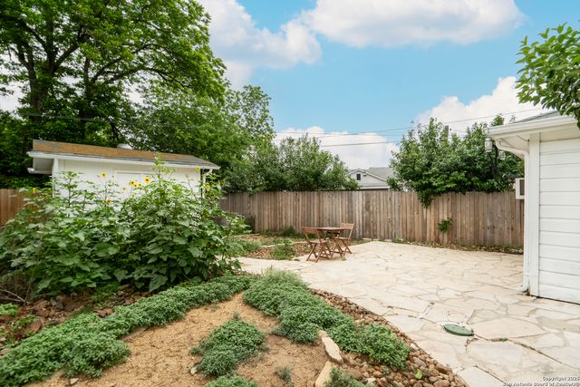 136 John Page, San Antonio, TX 78228