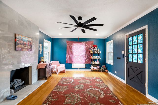 136 John Page, San Antonio, TX 78228