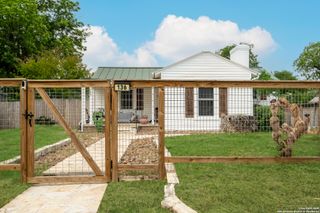136 John Page, San Antonio, TX 78228