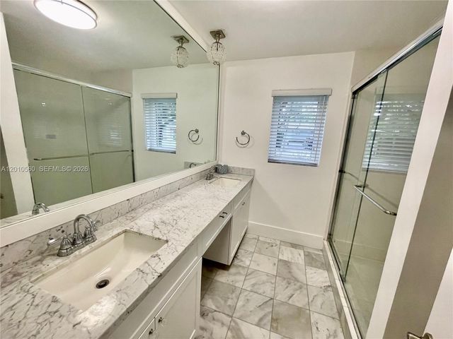 1542 Siena Ave, Coral Gables, FL 33146
