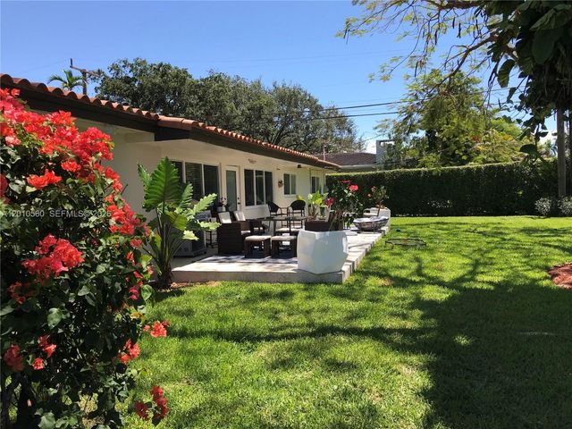 1542 Siena Ave, Coral Gables, FL 33146
