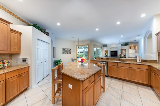 5273 SHORELINE CIRCLE, Sanford, FL 32771