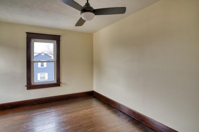 498 Clarendon Street, Newark, OH 43055