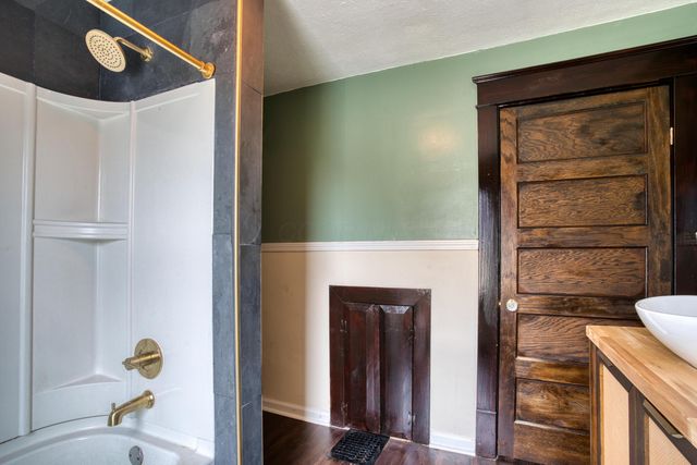 498 Clarendon Street, Newark, OH 43055