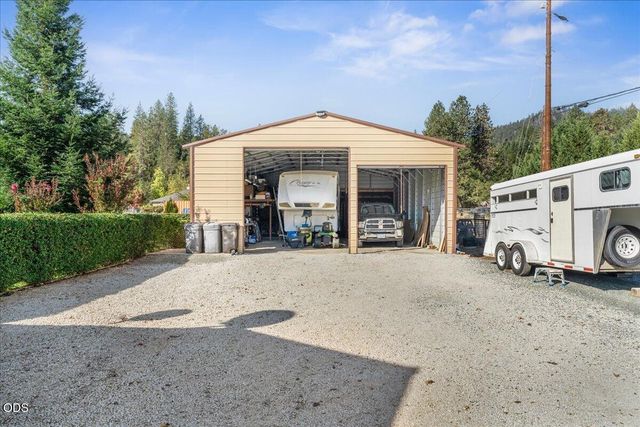 5786 Riverbanks Road, Grants Pass, OR 97527