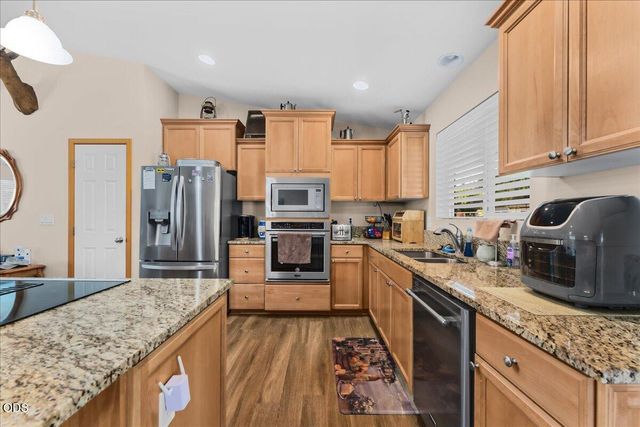5786 Riverbanks Road, Grants Pass, OR 97527