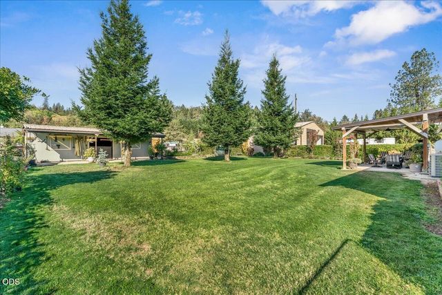 5786 Riverbanks Road, Grants Pass, OR 97527