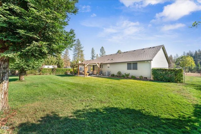 5786 Riverbanks Road, Grants Pass, OR 97527