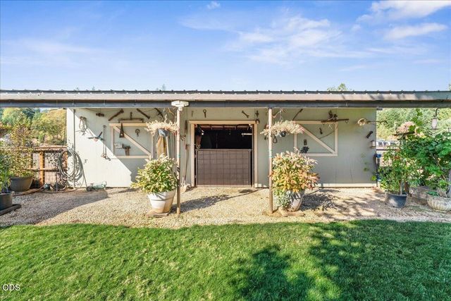 5786 Riverbanks Road, Grants Pass, OR 97527