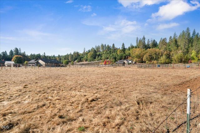 5786 Riverbanks Road, Grants Pass, OR 97527