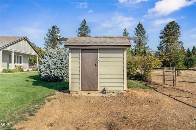 5786 Riverbanks Road, Grants Pass, OR 97527
