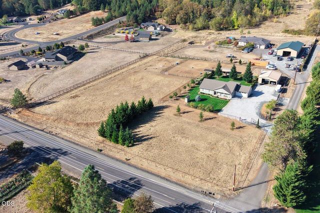 5786 Riverbanks Road, Grants Pass, OR 97527