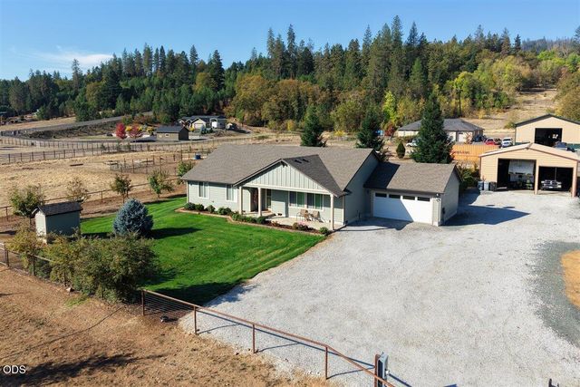 5786 Riverbanks Road, Grants Pass, OR 97527