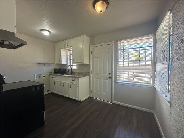 3811 Cornell Street B, Houston, TX 77022