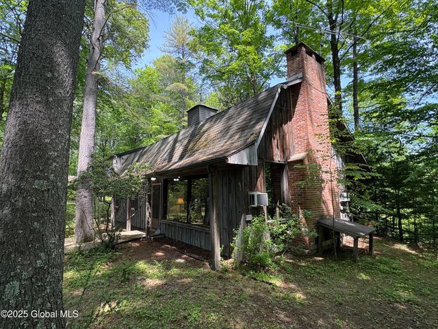 36 Hoffman Road, Milton, NY 12866