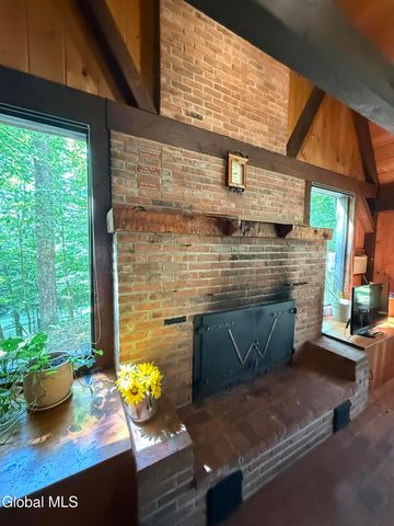 36 Hoffman Road, Milton, NY 12866