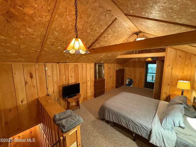 36 Hoffman Road, Milton, NY 12866