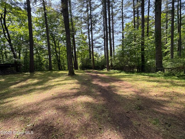 36 Hoffman Road, Milton, NY 12866